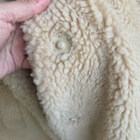 Jason Maxwell fluffy jacket! - Picture 5 of 8